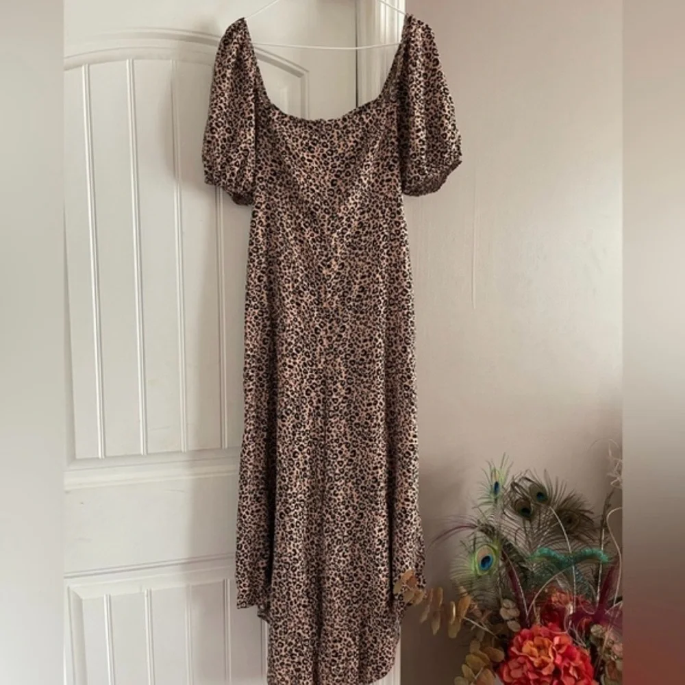 Francesca’s NWT leopard jumpsuit - Picture 4 of 4